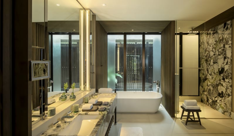 Rainforest Deluxe Twin Bathroom